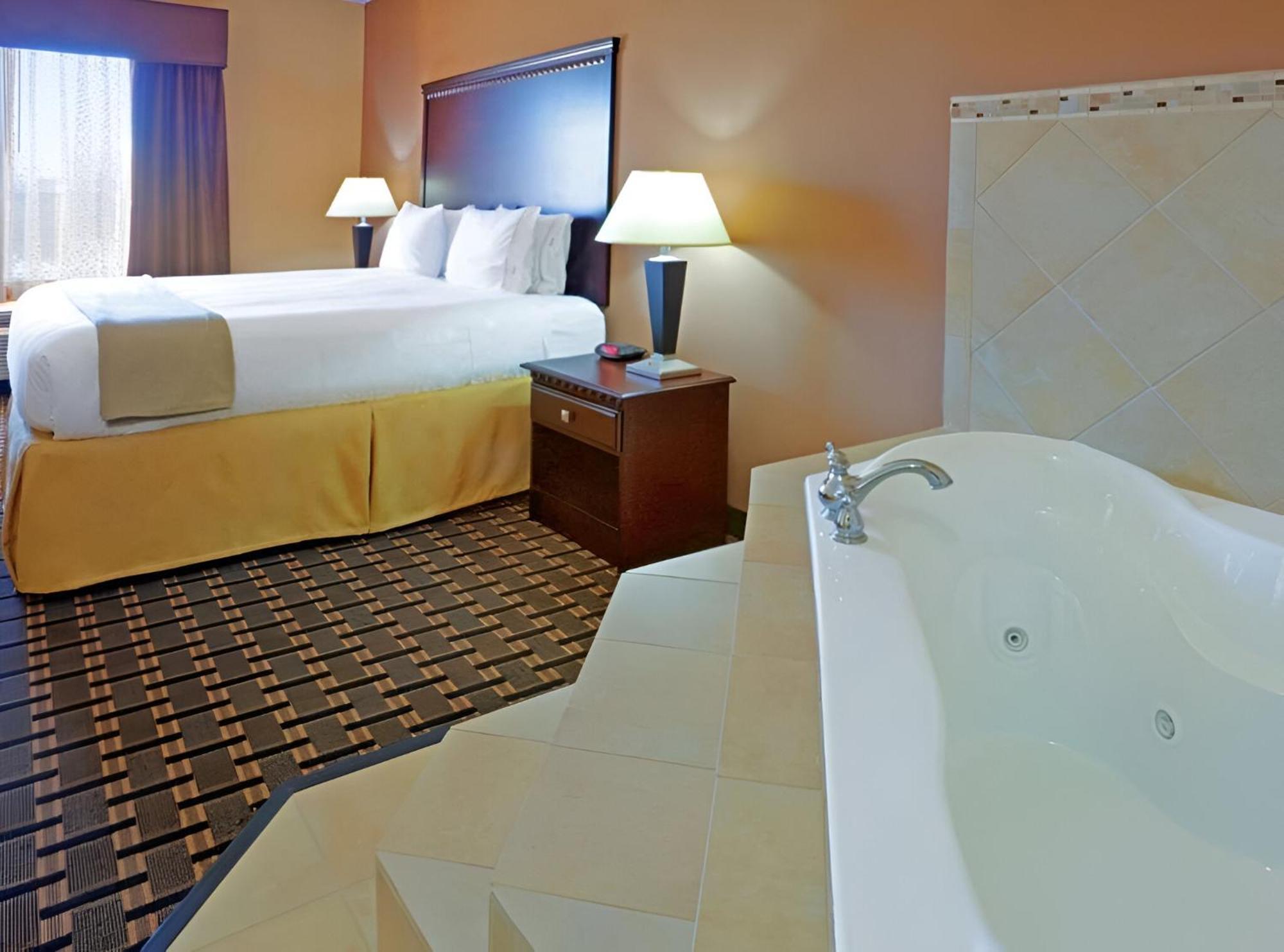 Comfort Inn & Suites Dallas Medical-Market Center Kültér fotó