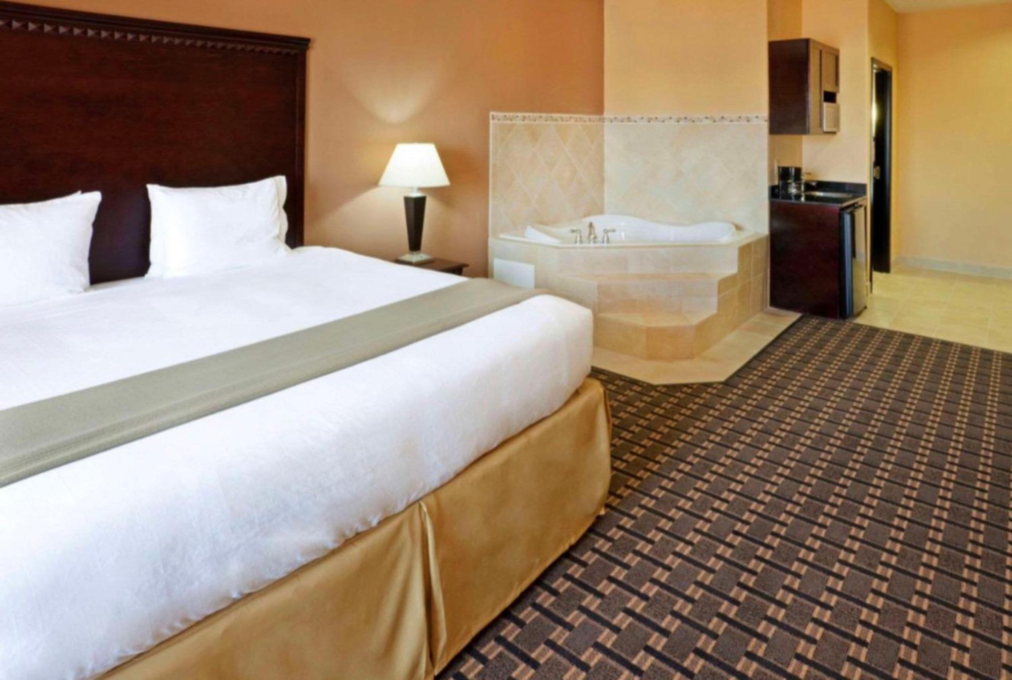 Comfort Inn & Suites Dallas Medical-Market Center Kültér fotó