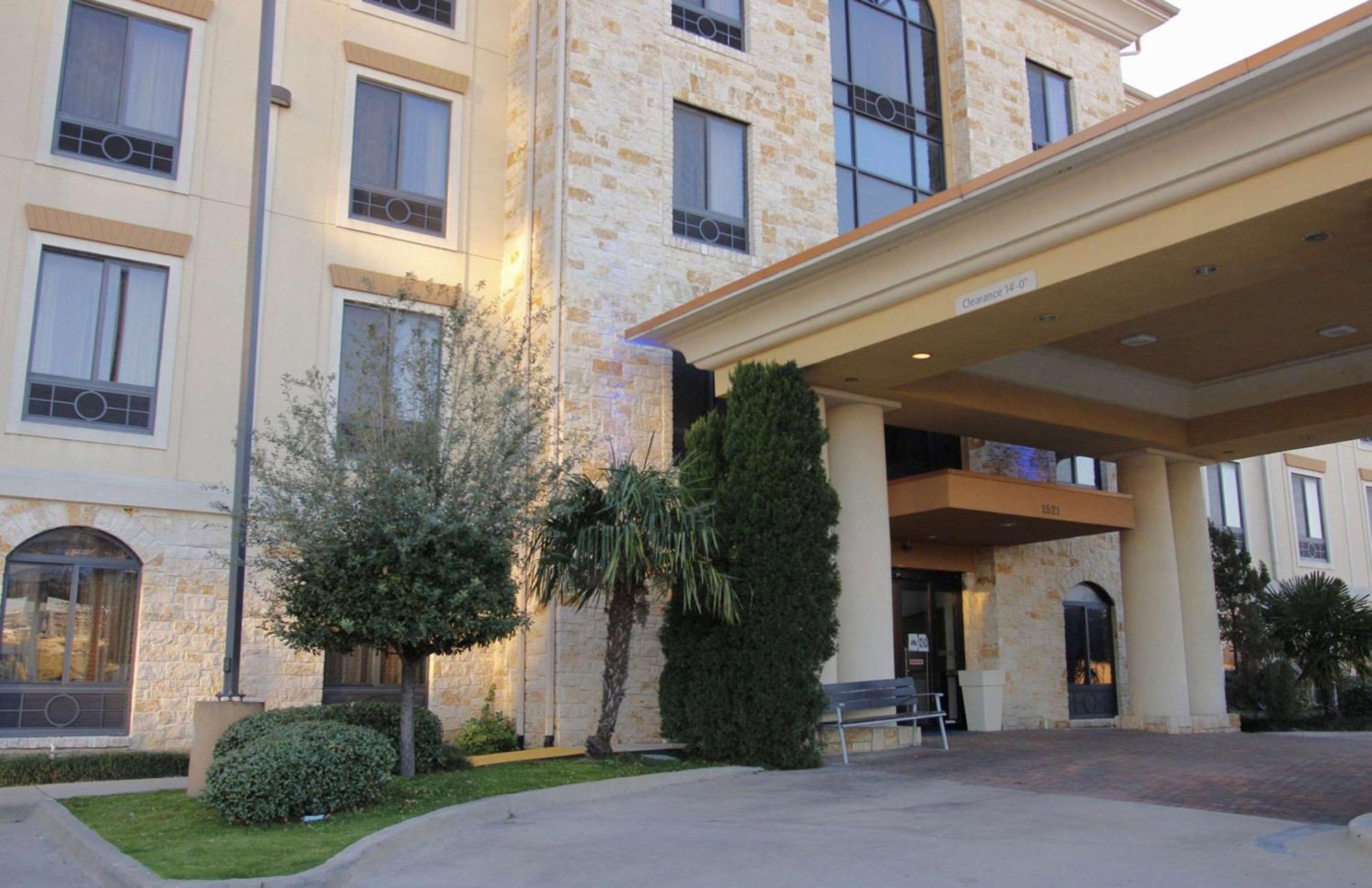 Comfort Inn & Suites Dallas Medical-Market Center Kültér fotó